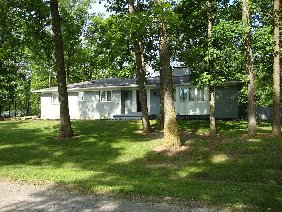 1st image of 2450 N Oak Dr