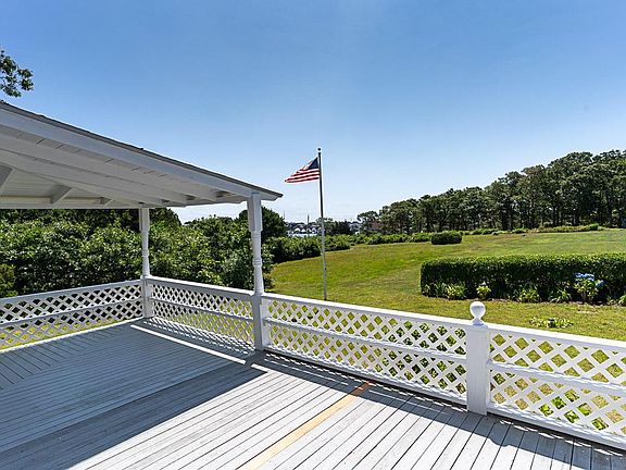 3rd image of 9 Beecher Park