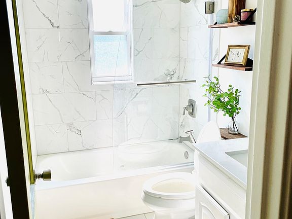 4th image of 3001 Walnut Grove Rd #4