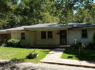 221 Jenkins St, Barnesville, GA 30204