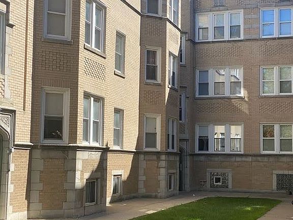 2nd image of 6321 N Sacramento Ave APT 3W