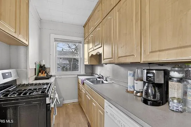 4 bed, 1718 sqft, $1,550 — Photo 4