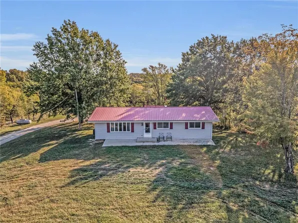37228 Brady Creek Rd, Richmond, MO 64085