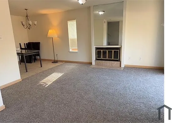 2602 Custer Pkwy #D — Photo 2