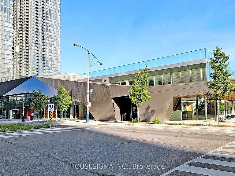 3091 Dufferin St #211 — Photo 42