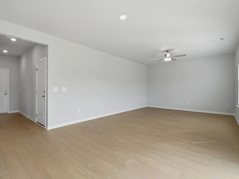 165 Labrador Ln — Photo 11