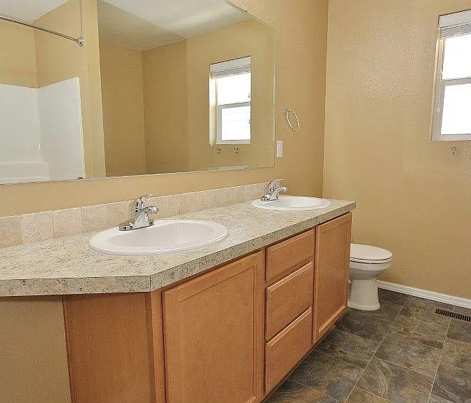 10016 W Littlewood St — Photo 16