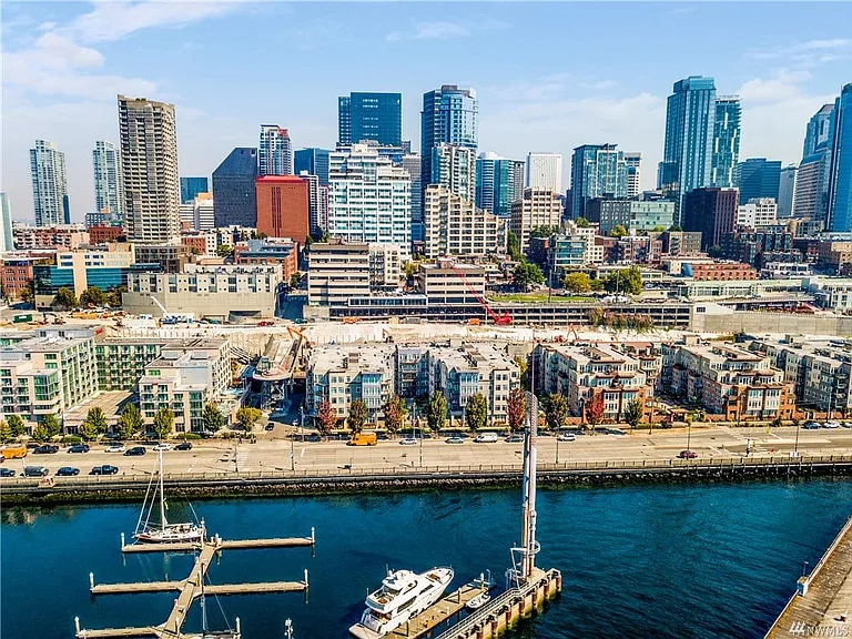 1950 Alaskan Way #335 — Photo 9