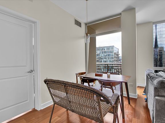 5th image of 1400 S Michigan Ave APT 2309