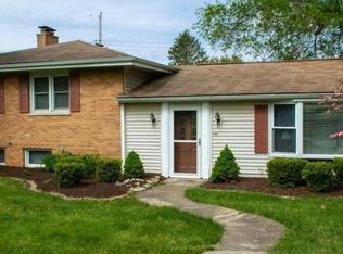 903 S Division St, Mahomet, IL 61853