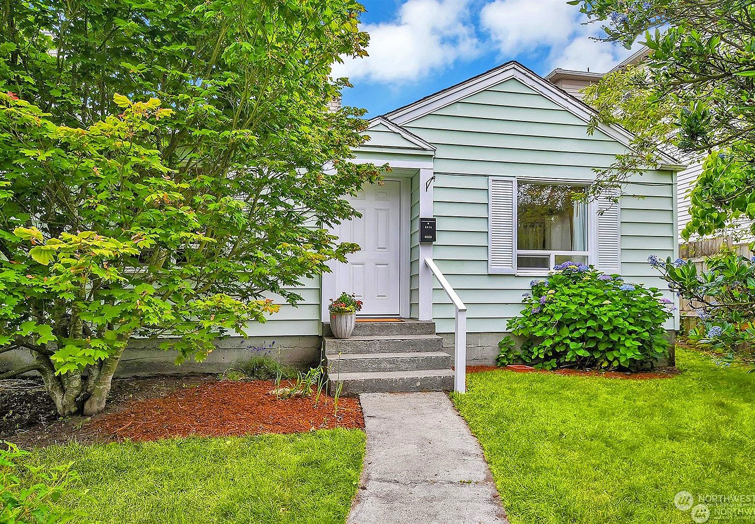 neloli☀︎ 5030 Fauntleroy Way SW, Seattle, WA 98136 | Zillow