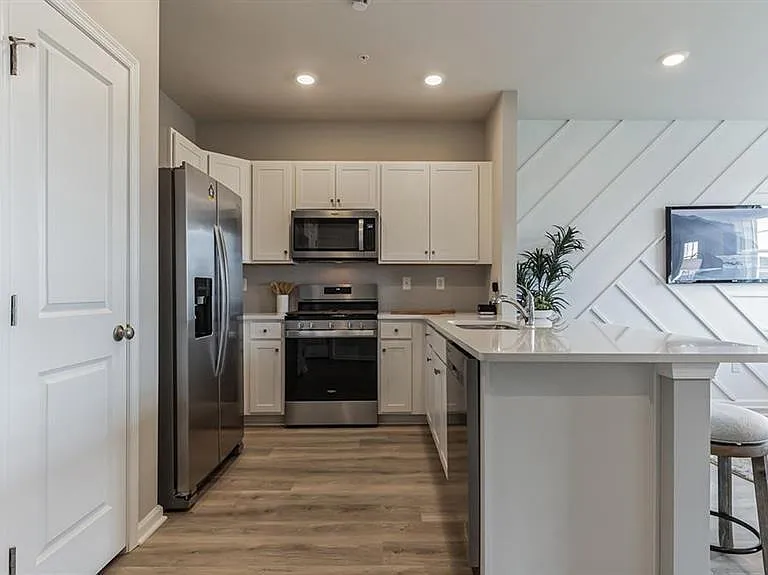 1242 Susan Cir — Photo 9
