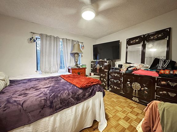 4th image of 1511 Artesian Way