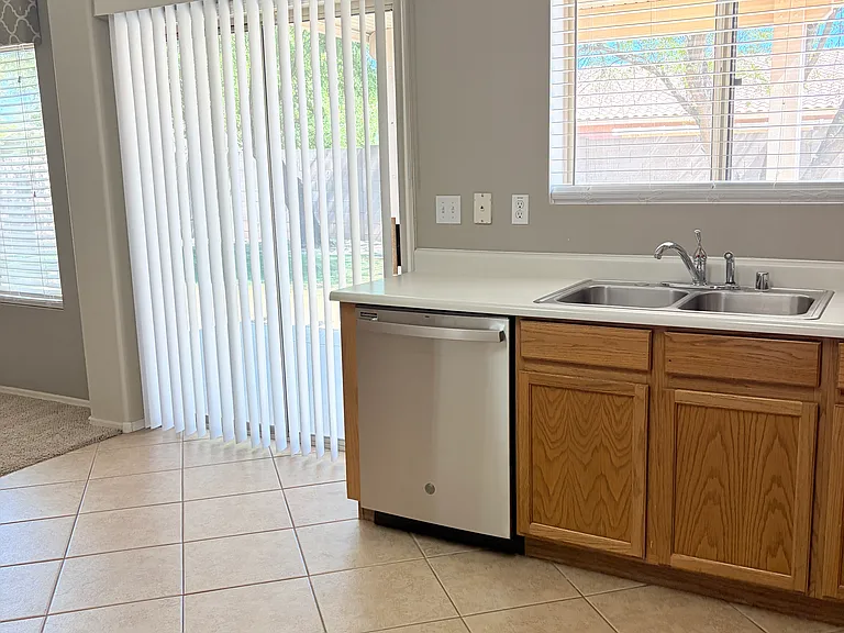 1042 E Canyon Way — Photo 11