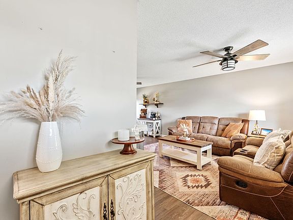 5th image of 110 N Blue Ridge Cir