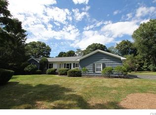 15 Coachmans Ct, Norwalk, CT 06850