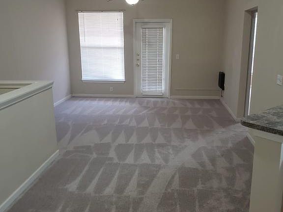 4th image of 10443 Villa View Cir