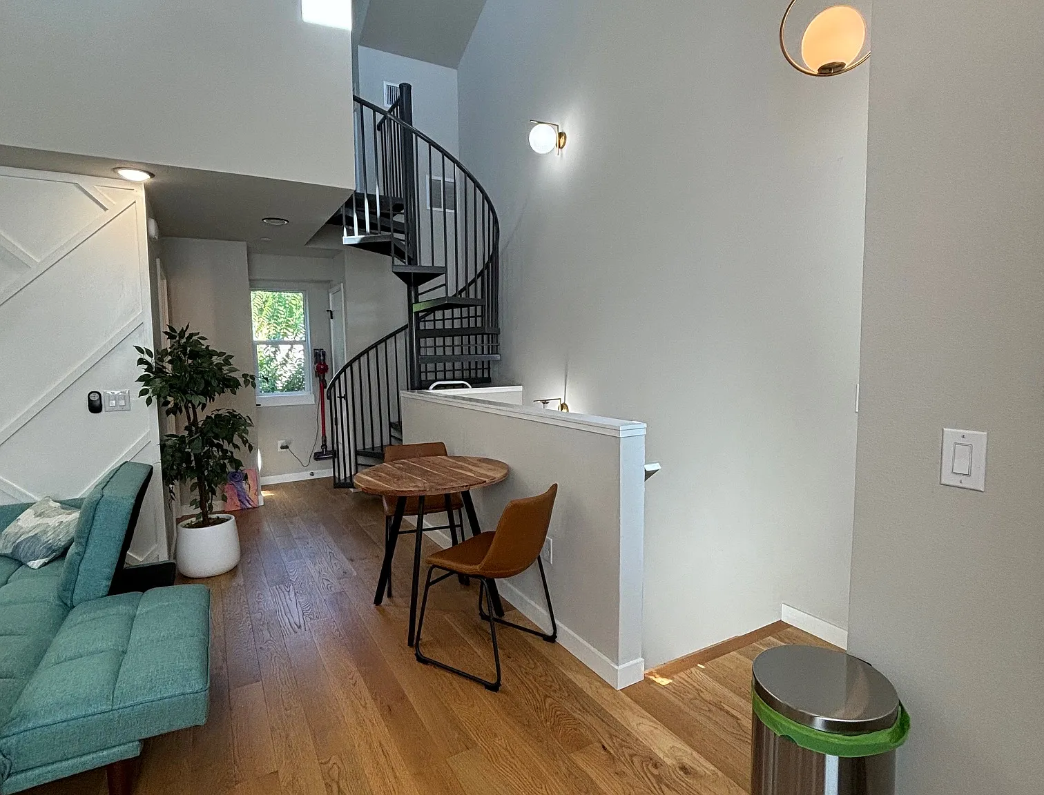 1 bed, 701 sqft, $2,350 — Photo 2