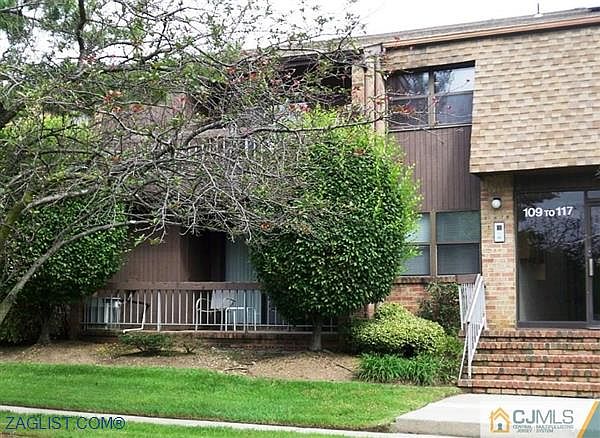 2nd image of 112 Sharon Ct