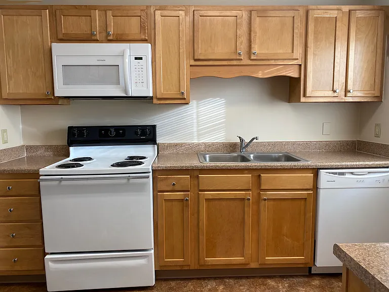 Greenbriar Village apartments — Photo 17