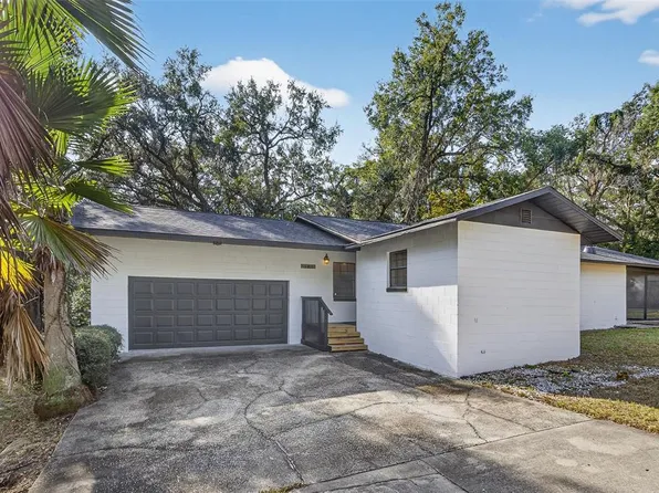 303 E Fountain St, Fruitland Park, FL 34731