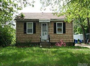 57 Decatur St, Roosevelt, NY 11575