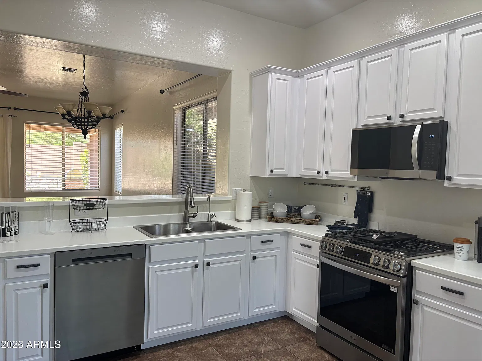 3 bed, 2.0 bath, 1679 sqft, $3,100 — Photo 1