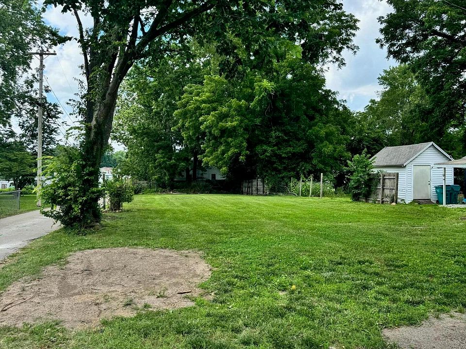 2nd image of 1083 S Main Avenue