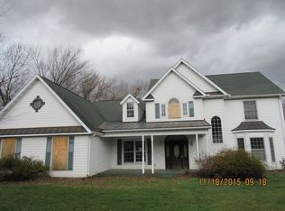 797 Riverside Dr, Dixon, IL 61021