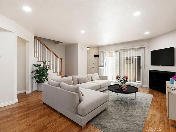 3rd image of 4230 Whitsett Ave Unit 4