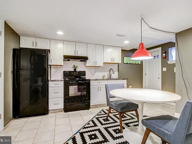 1612 Q St SE — Photo 16
