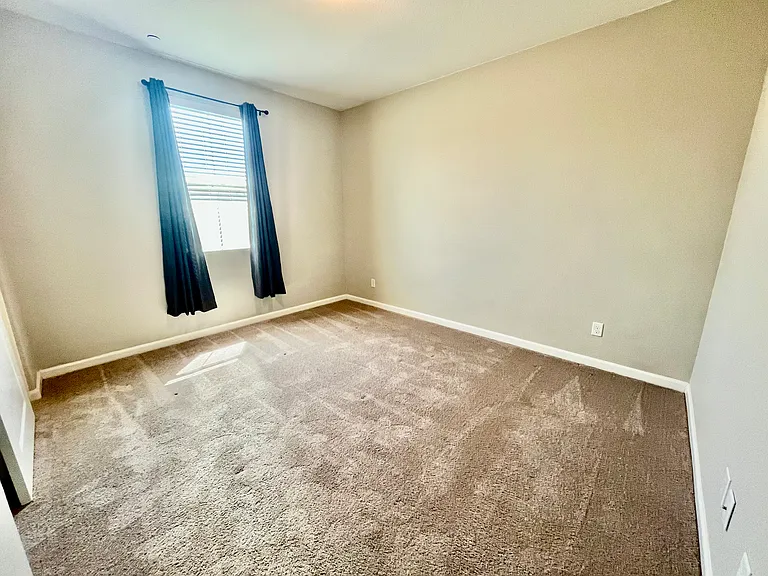 1613 Viburnum Ln — Photo 11