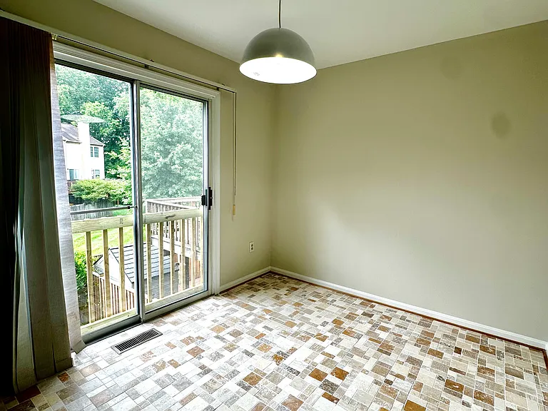 2558 Ambling Cir — Photo 8