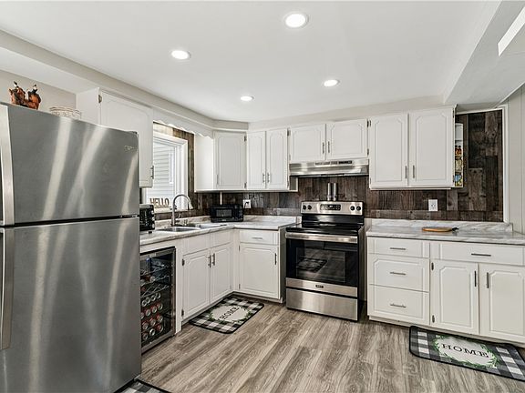 2nd image of 421 Wayne Ave
