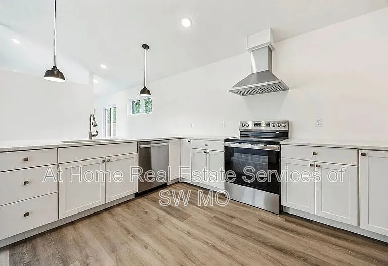 3481 W Moark St — Photo 3