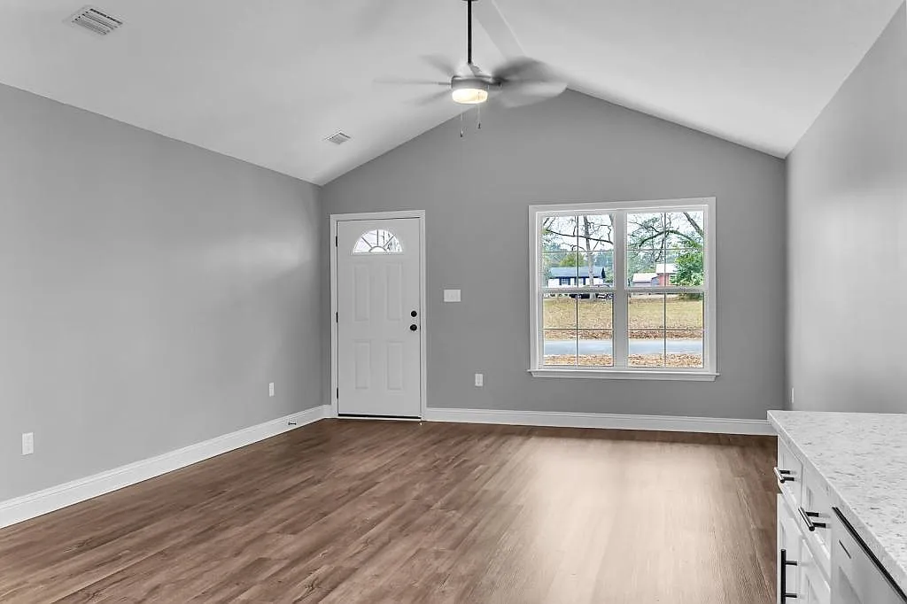 303 Wright St — Photo 4