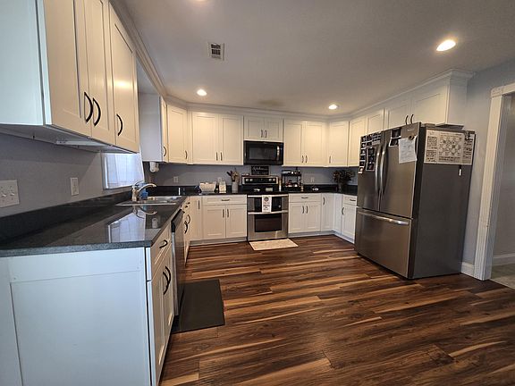 5th image of 140 Chasteen Dr