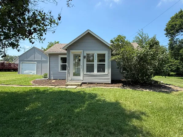 304 N Lincoln St, Hebron, IN 46341