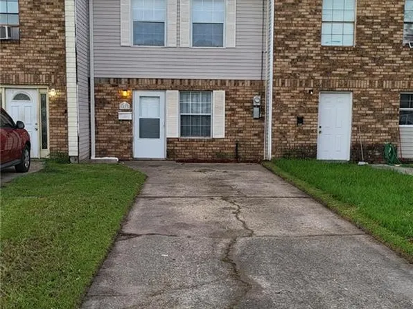 1633 Alexander Ct, Gretna, LA 70056