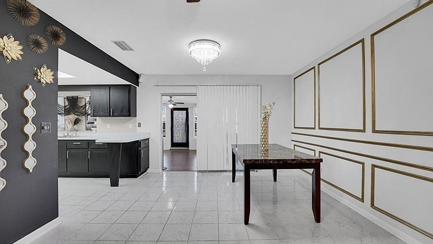 1st image of 223 E Arbor Avenue