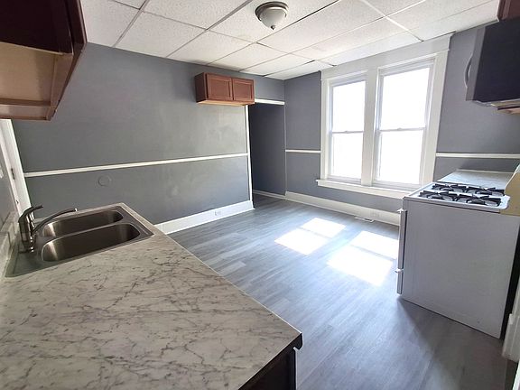 5th image of 543 E 14th St #1