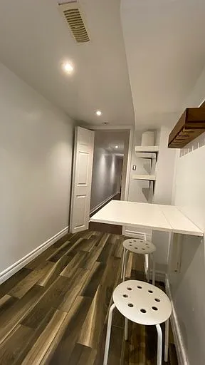 2 bed, 1.0 bath, 800 sqft, $1,800 — Photo 3