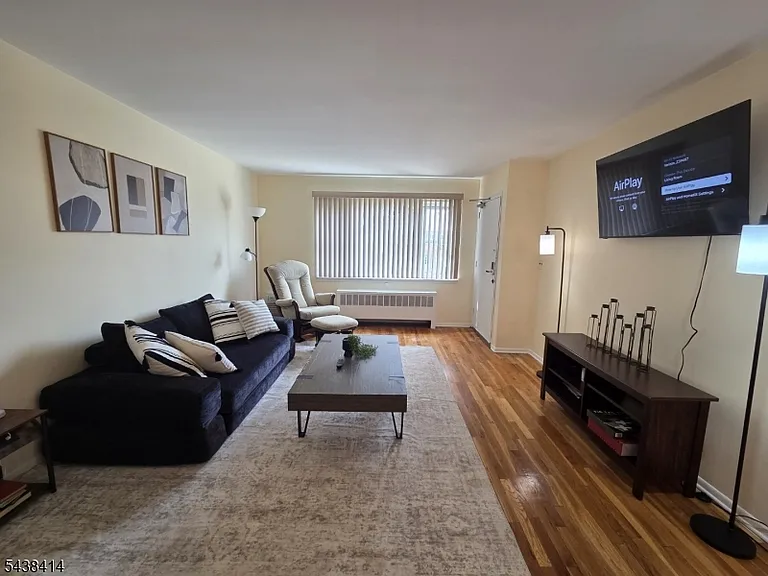 11 Wedgewood Dr #1 — Photo 3