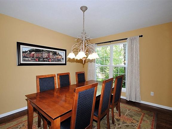 5th image of 718 Sagewood Ln