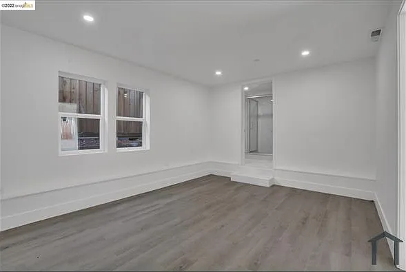1308 E 19th St — Photo 5