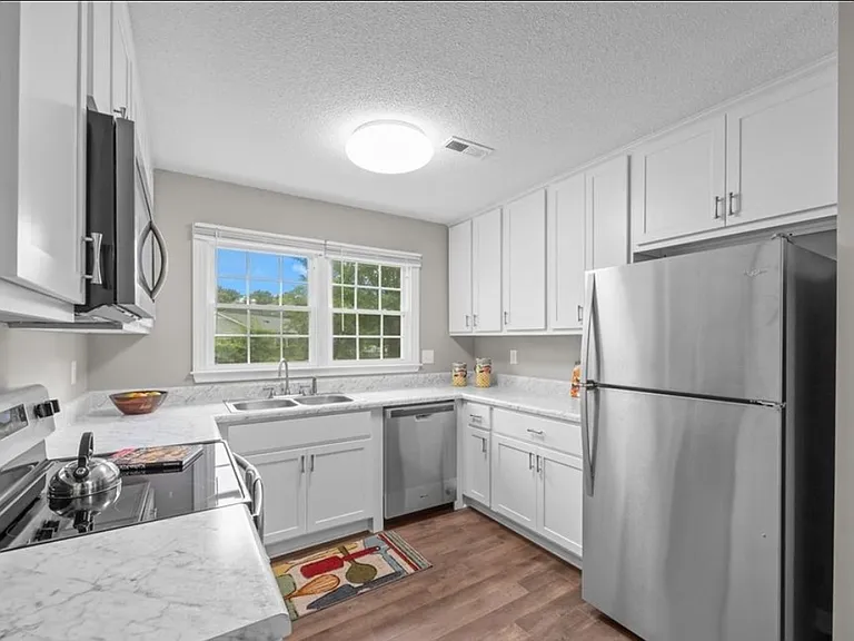 615 Wallingford Ct — Photo 17