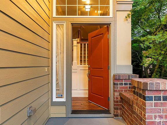 3rd image of 1767 28th Avenue NE