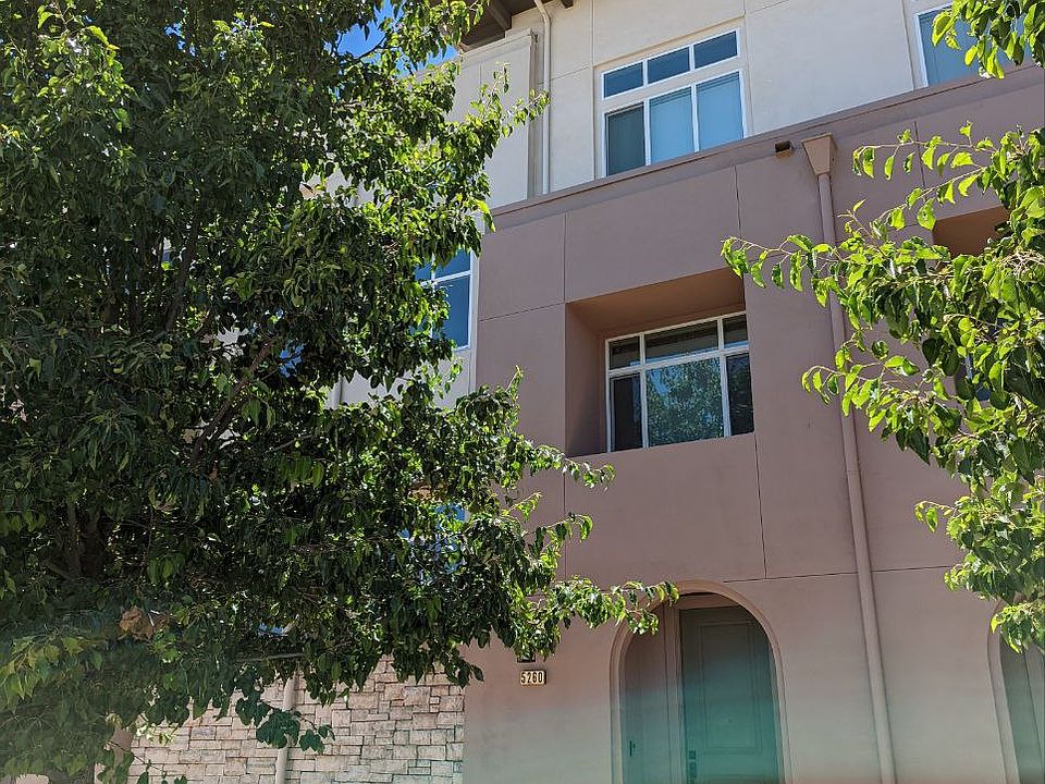 1st image of 5260 Campus Dr #1