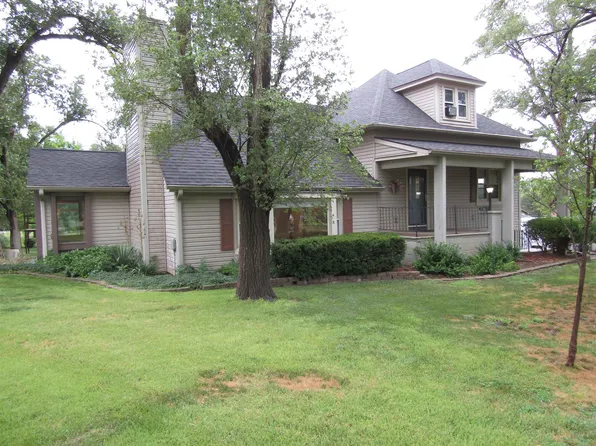 1122 S Marymount Rd, Salina, KS 67401