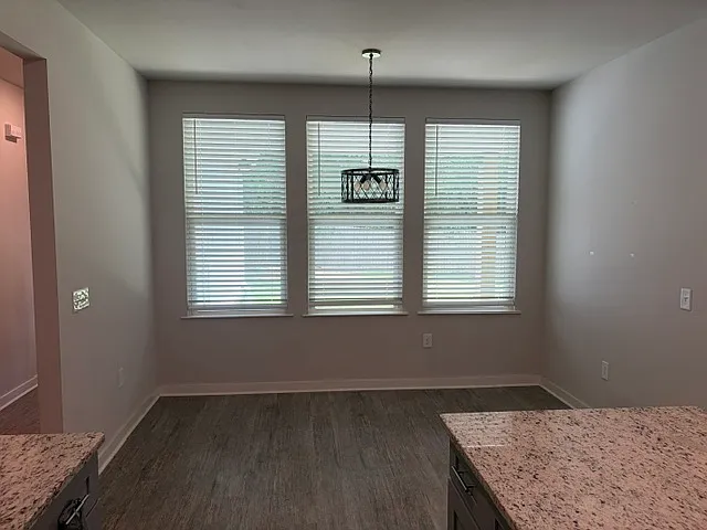 304 Henderson St — Photo 10